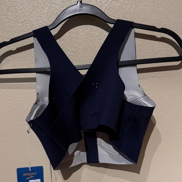 Brooks Holds ME In Dare Zip Run/ Sports Bra Navy Blue - Picture 7 of 11